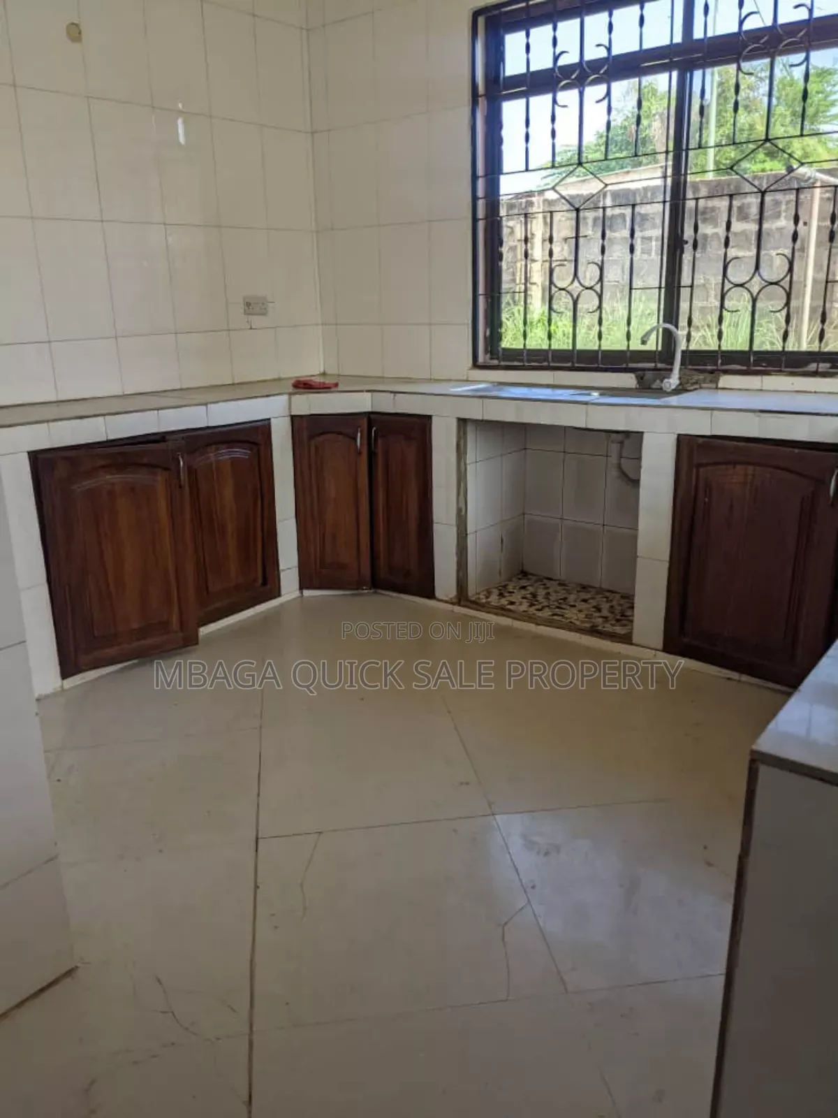 3bdrm Apartment in Mbuyuni, Mbezi for rent