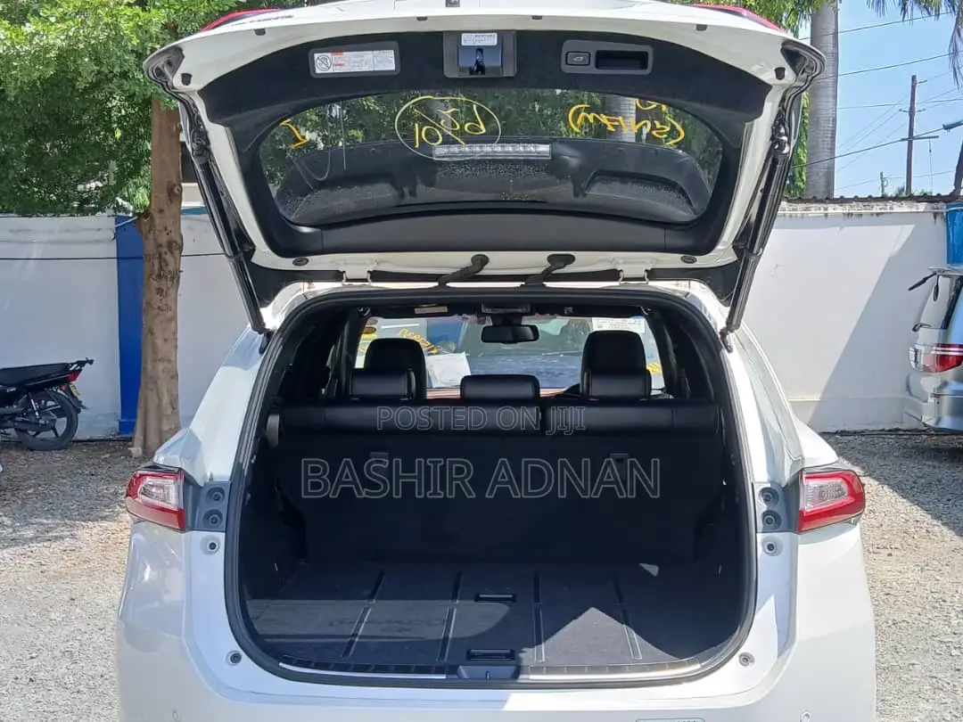 Toyota Harrier 2.0 2018 White
