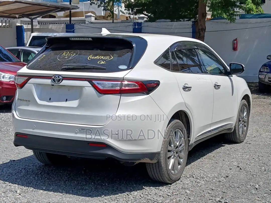 Toyota Harrier 2.0 2018 White