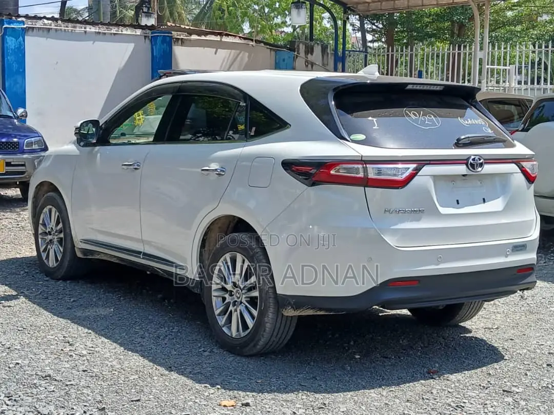 Toyota Harrier 2.0 2018 White
