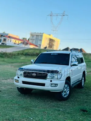 Toyota Land Cruiser 2010 White