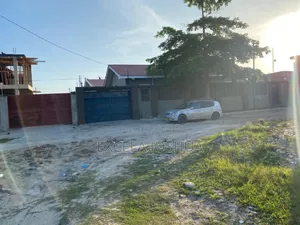Kiwanja SQM 750 Kinauzwa Mbweni Ubungo Block D