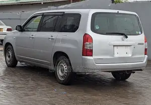 Toyota Succeed SV Premium 2014 Silver