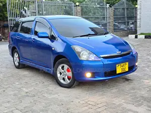Toyota Wish 2005 Blue