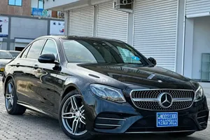 Mercedes-Benz E200 2017 Black