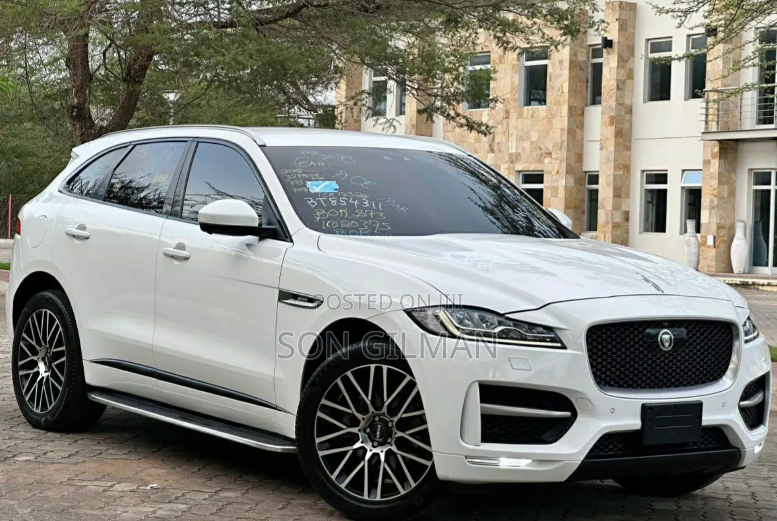 Jaguar F-Pace 2017 White