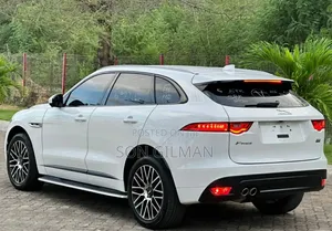 Jaguar F-Pace 2017 White