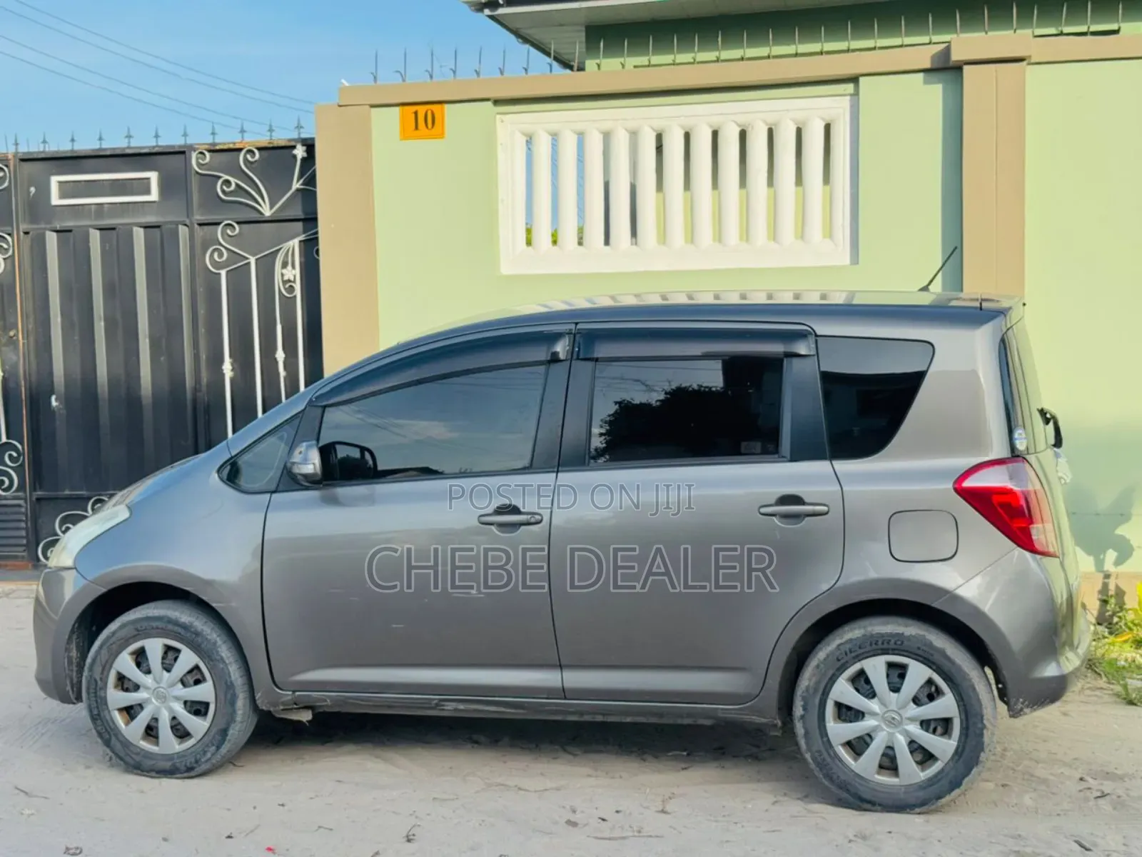 Toyota Ractis 2008 Beige