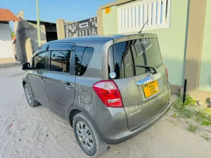 Toyota Ractis 2008 Beige