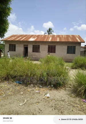12bdrm House in Tanzania Dare Salaam for sale