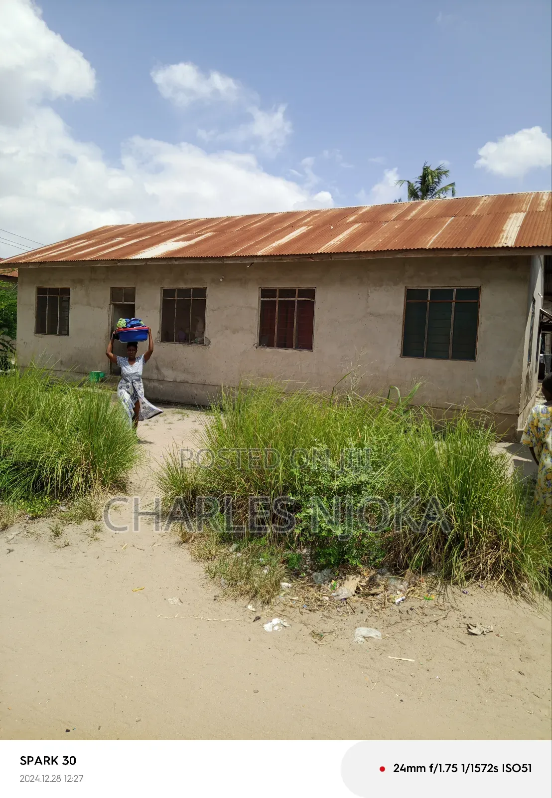 12bdrm House in Tanzania Dare Salaam for sale