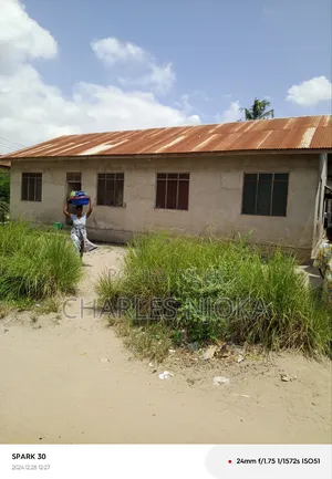 12bdrm House in Tanzania Dare Salaam for sale