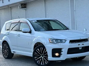 Mitsubishi Outlander 2011 White
