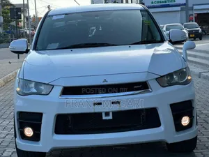 Mitsubishi Outlander 2011 White