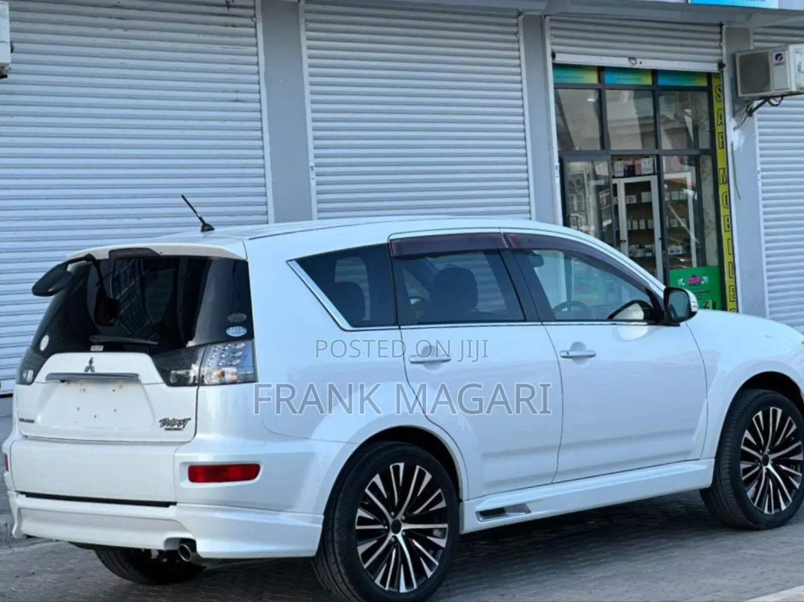Mitsubishi Outlander 2011 White