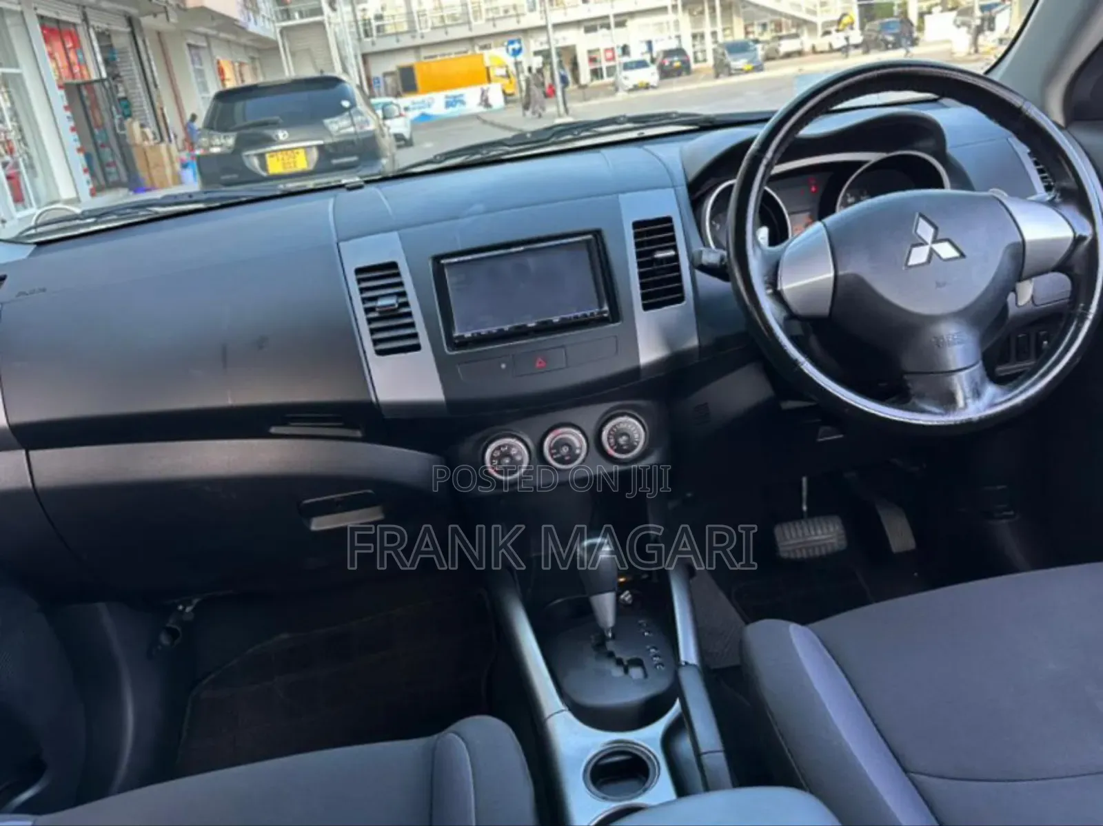 Mitsubishi Outlander 2011 White