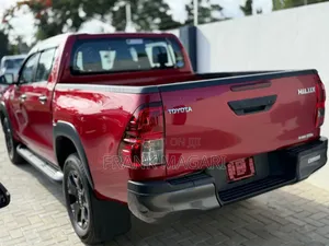 Toyota Hilux 2.4 Diesel 2020 Burgundy