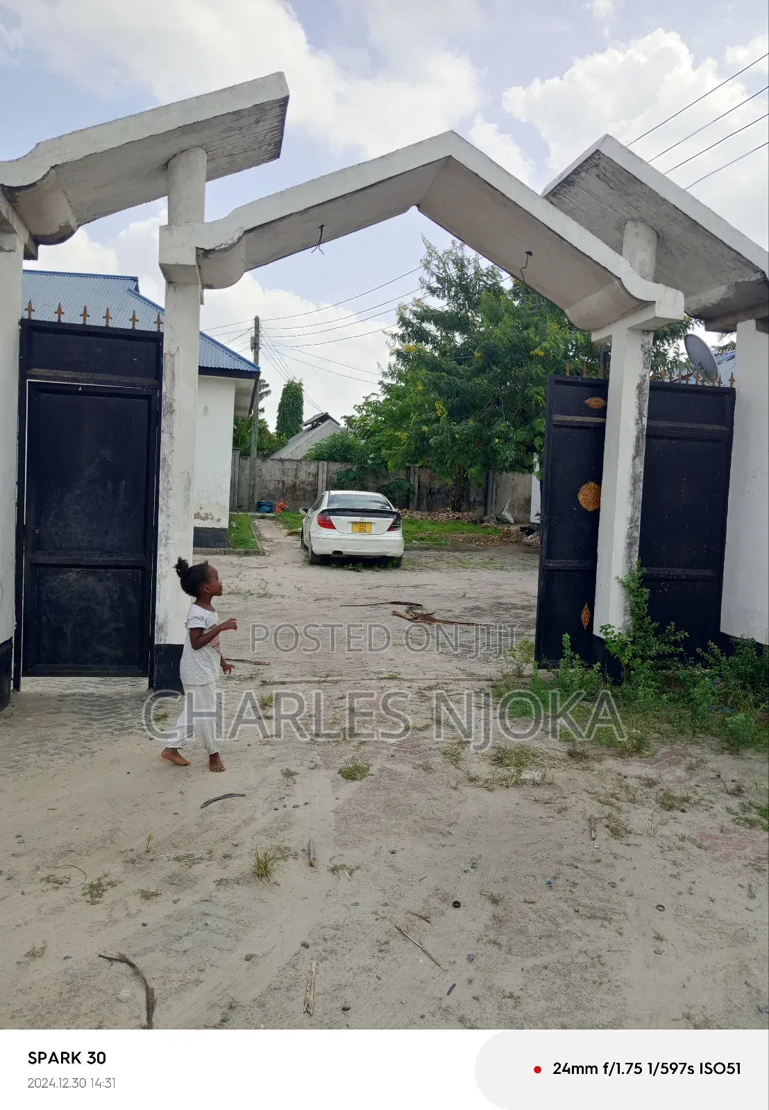 7bdrm Apartment in Tanzania Dare Salaam for sale