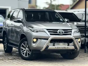 Toyota Fortuner 2.4 D RWD 2017 Silver