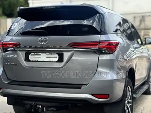 Toyota Fortuner 2.4 D RWD 2017 Silver