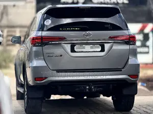 Toyota Fortuner 2.4 D RWD 2017 Silver
