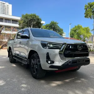 Toyota Hilux 2020 White