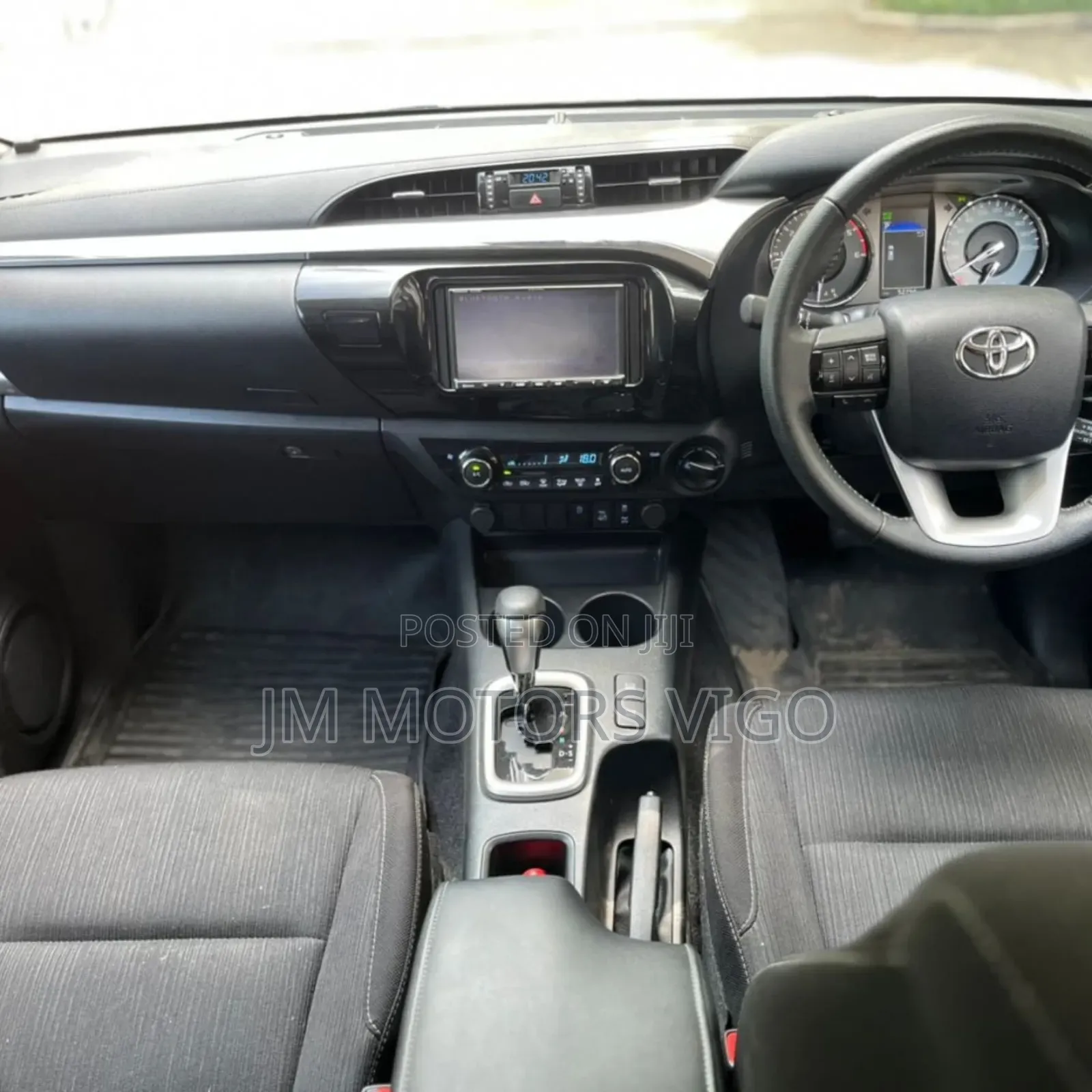 Toyota Hilux 2020 White