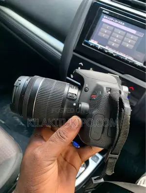 CANON Rebel T5I With Lens