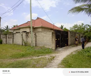 3bdrm House in Tanzania Dare Salaam, Ukonga for sale