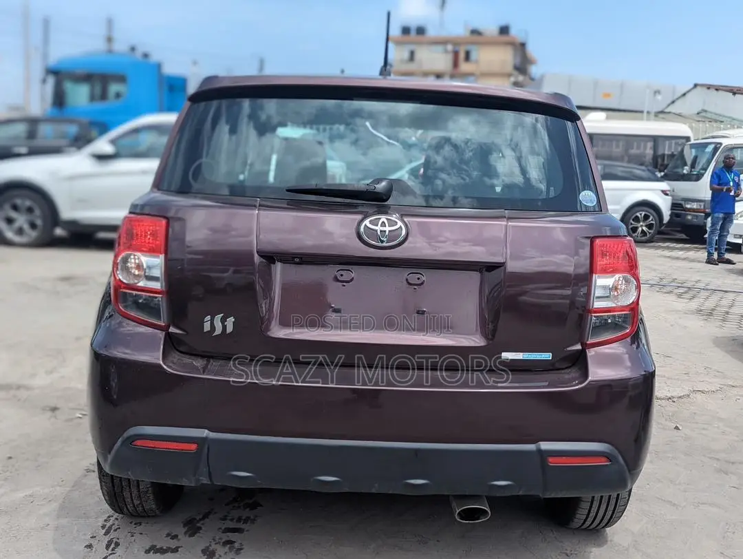 Toyota IST 2008 Brown