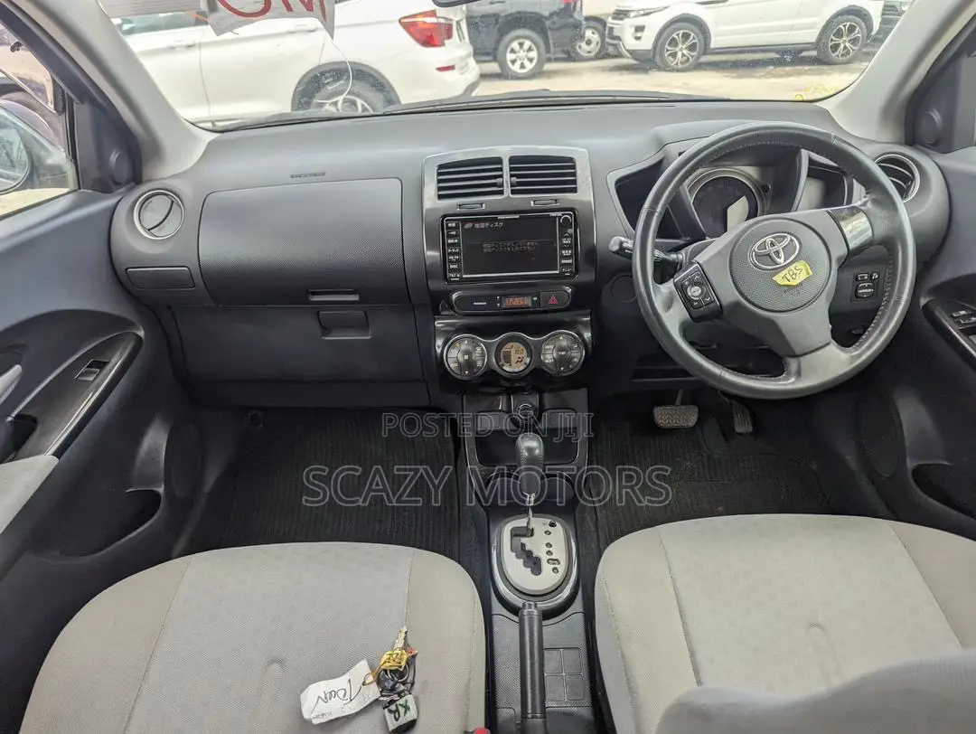 Toyota IST 2008 Brown