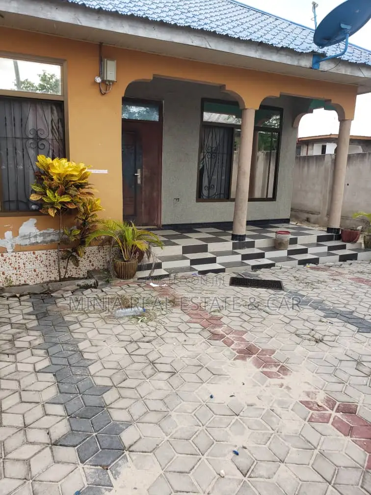 4bdrm House in Zinga for sale