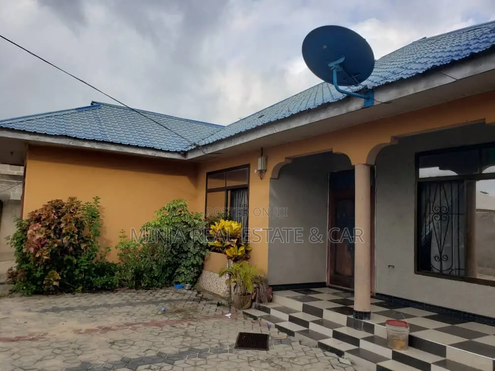 4bdrm House in Zinga for sale