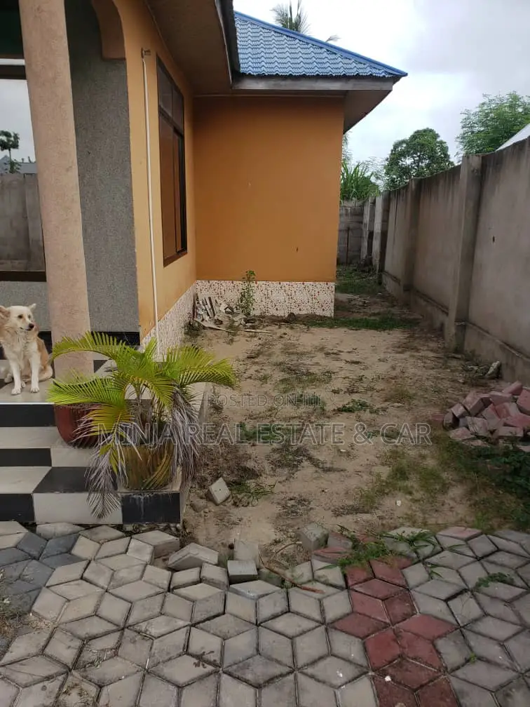 4bdrm House in Zinga for sale