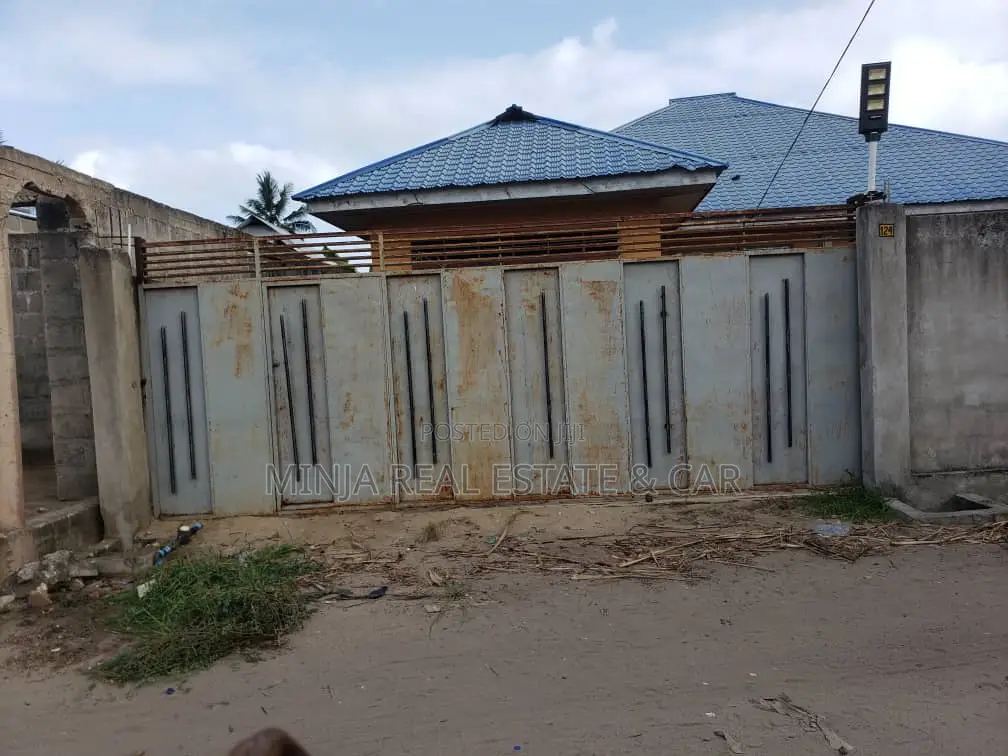 4bdrm House in Zinga for sale