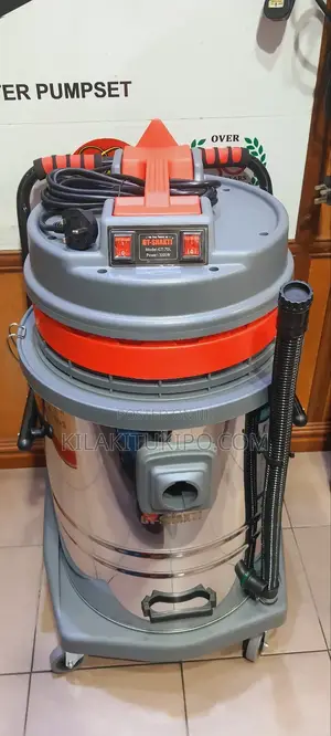 COMMERCIAL Vacuum Cleaner 70L