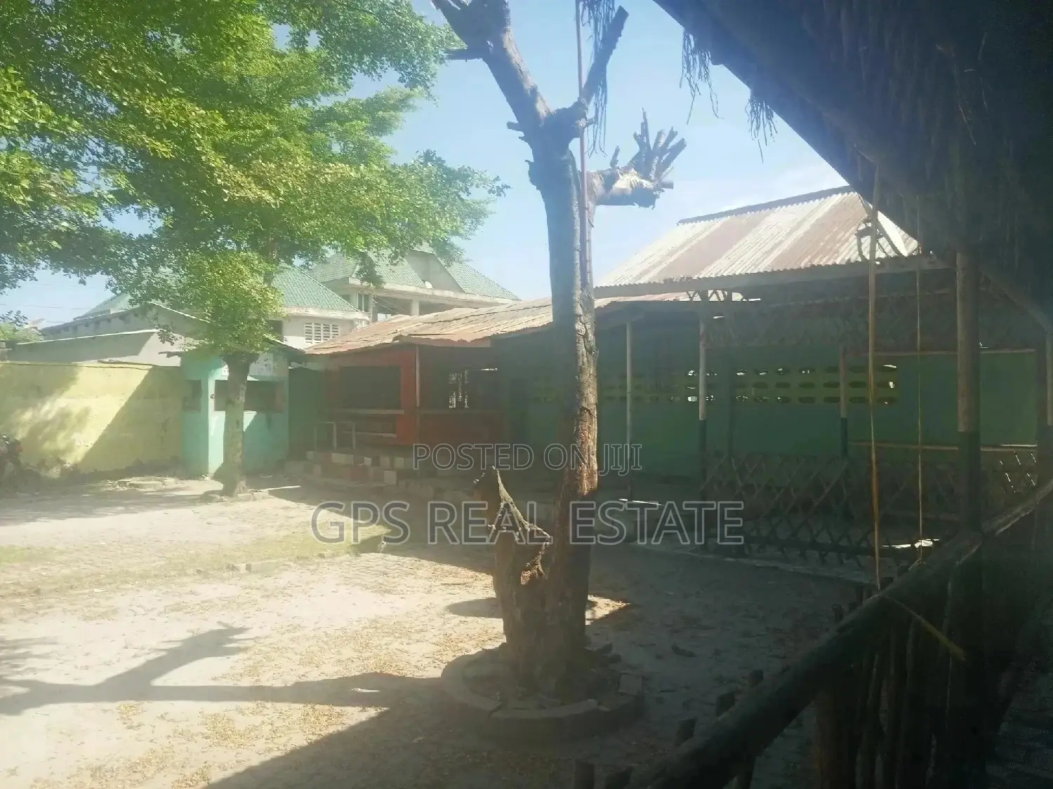 Bar & Ukumbi Wa Harusi And Lodge For Sale