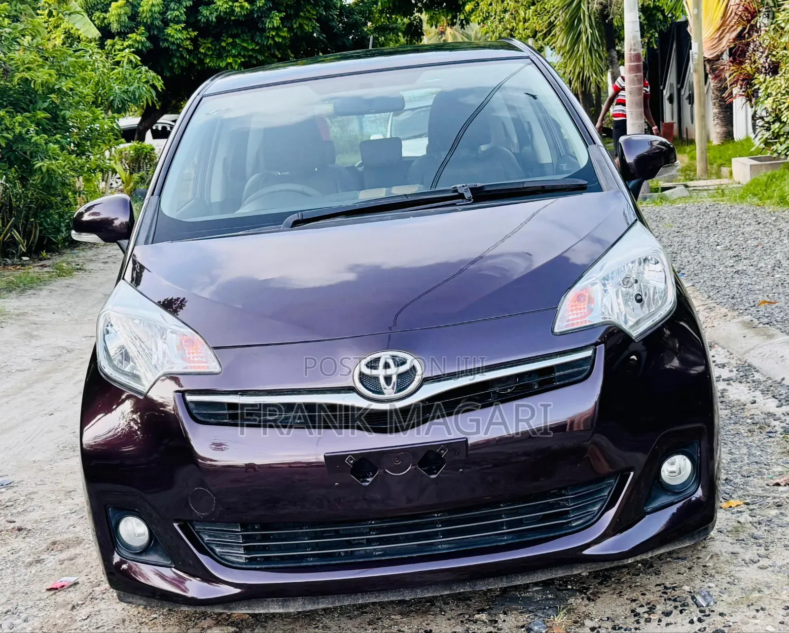 Toyota Ractis 1.5 FWD 2012 Burgundy