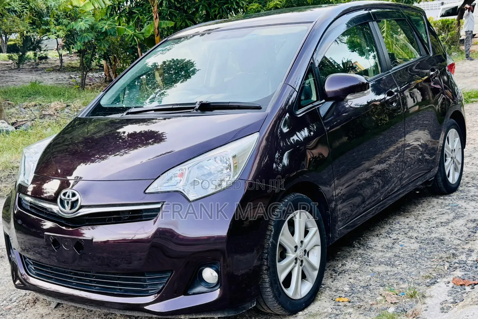 Toyota Ractis 1.5 FWD 2012 Burgundy