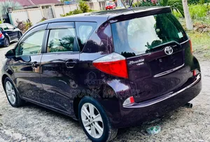Toyota Ractis 1.5 FWD 2012 Burgundy
