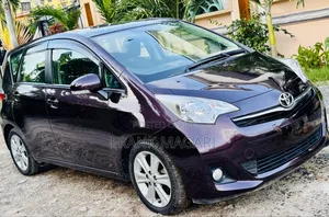 Toyota Ractis 1.5 FWD 2012 Burgundy