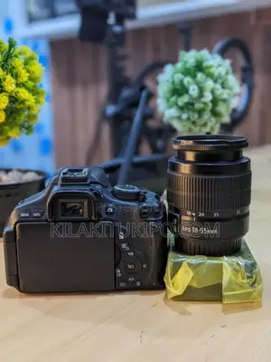 CANON EOS 600D With Lens 18-55mm