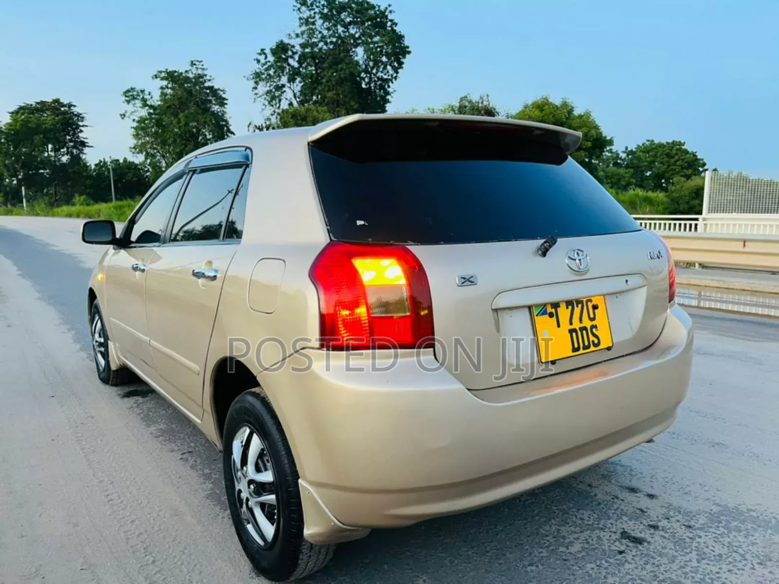 Toyota Corolla RunX 2005 Gold