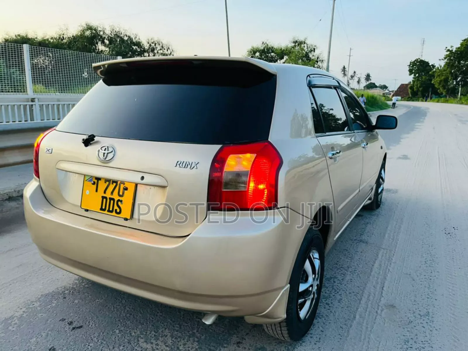 Toyota Corolla RunX 2005 Gold