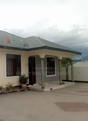 4bdrm House in Bunju Beach for rent