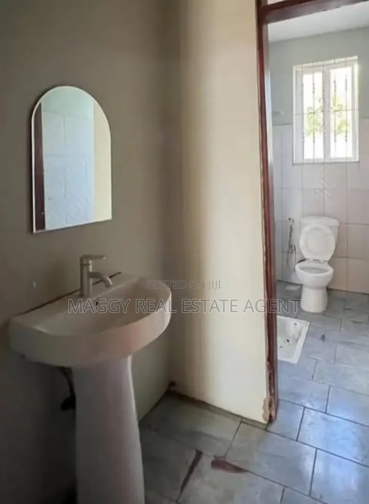 3bdrm Apartment in Ununio Beach, Kunduchi for rent