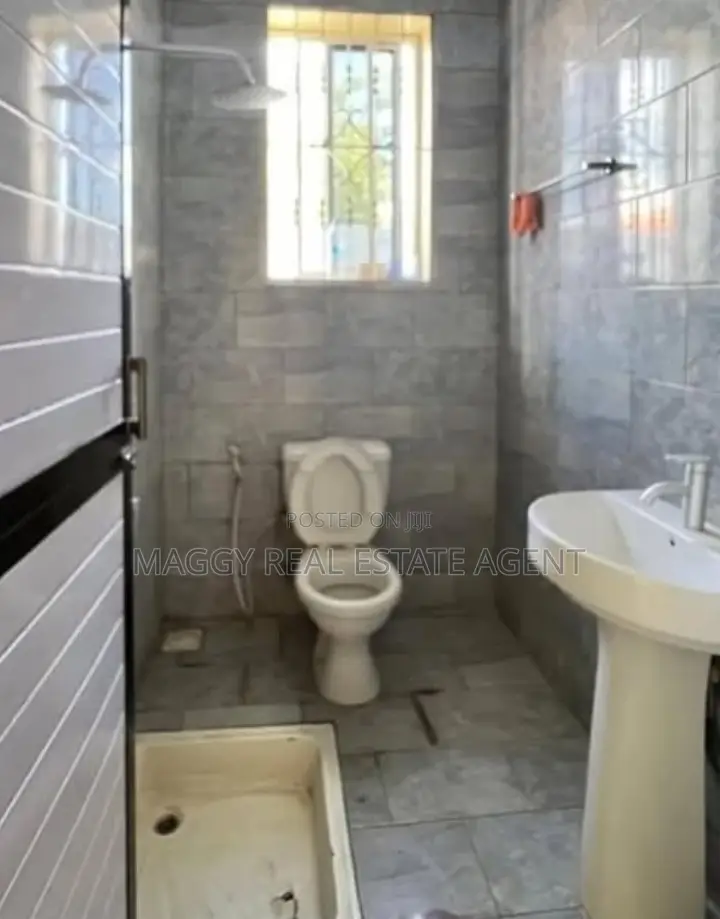 3bdrm Apartment in Ununio Beach, Kunduchi for rent