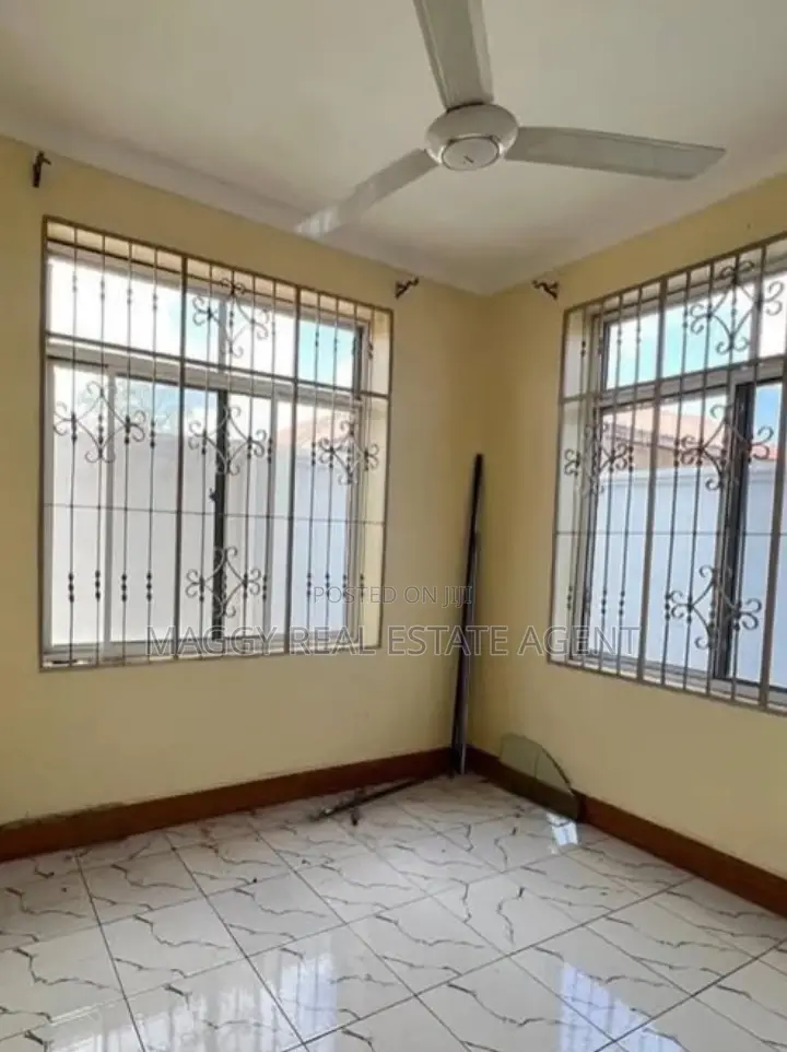 3bdrm Apartment in Ununio Beach, Kunduchi for rent