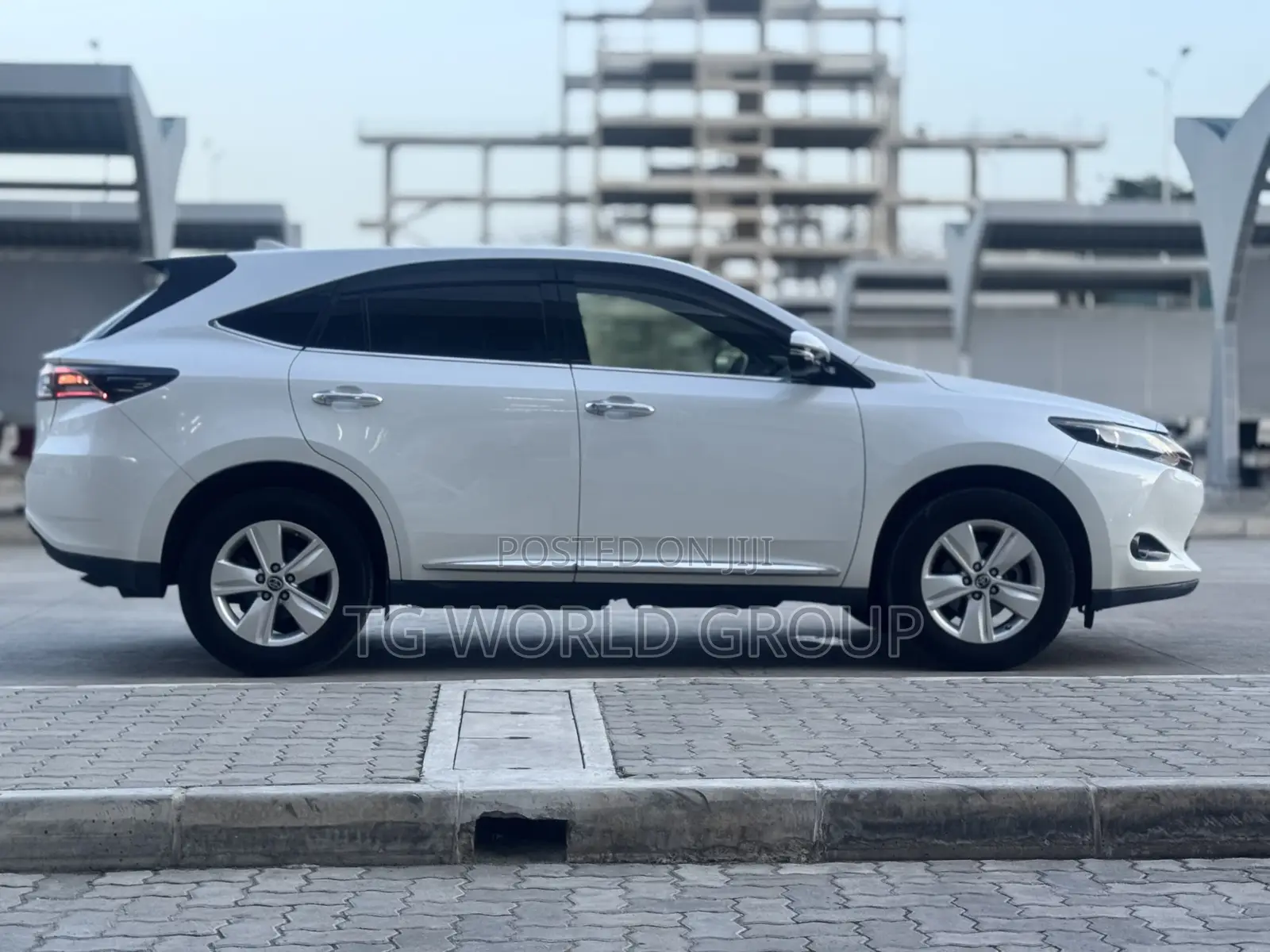 Toyota Harrier 2.0 2014 White