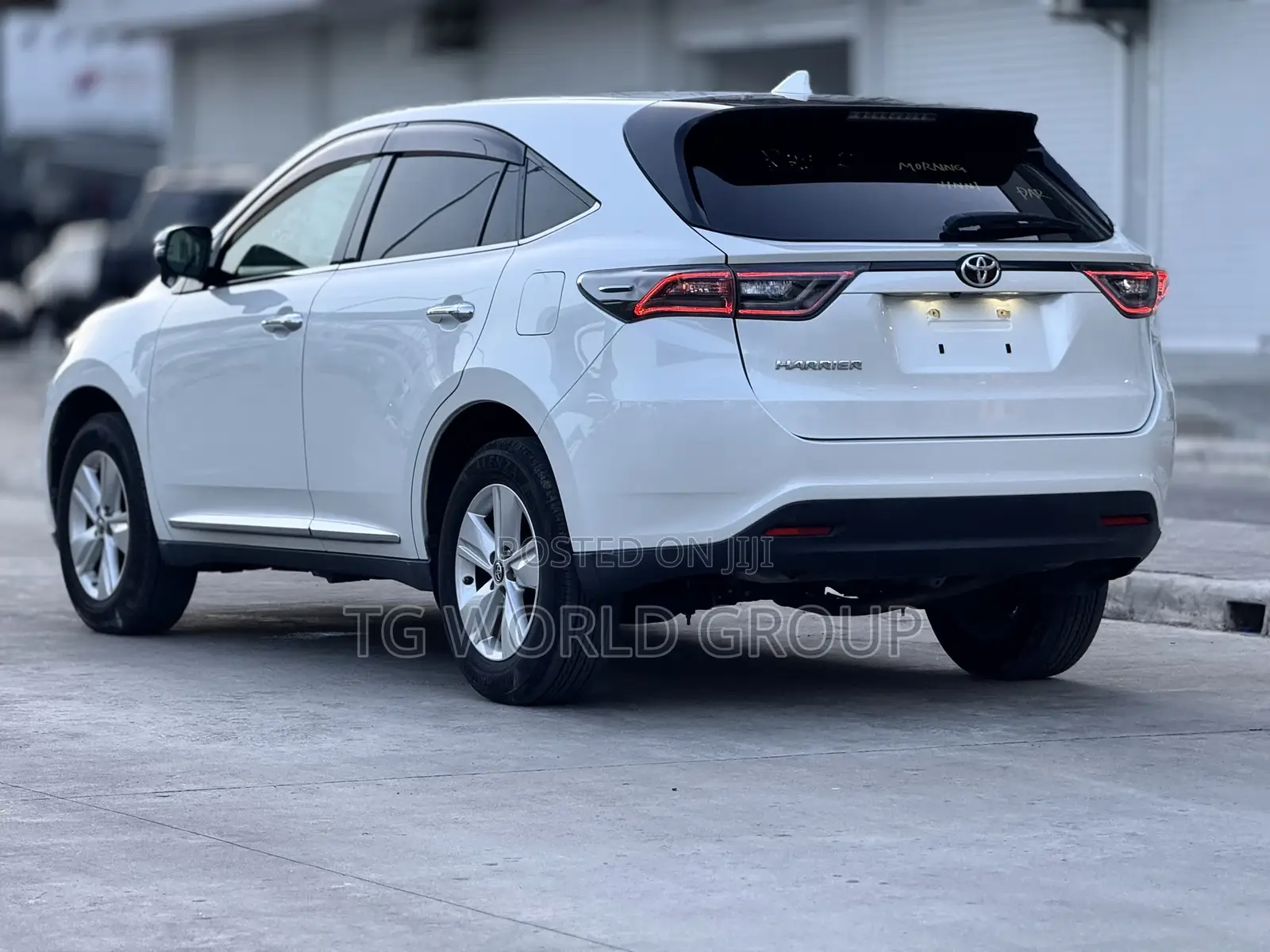 Toyota Harrier 2.0 2014 White